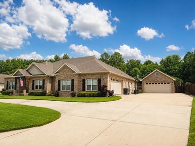 912 Lombardy Cir