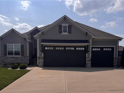 500 NE Hidden View Ln
