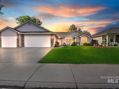 1723 W Lowry