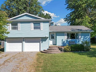 11694 Elizabeth Dr