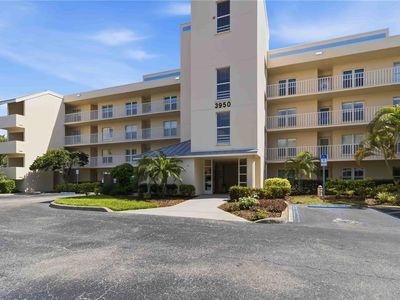 3950 Ironwood Cir APT 205