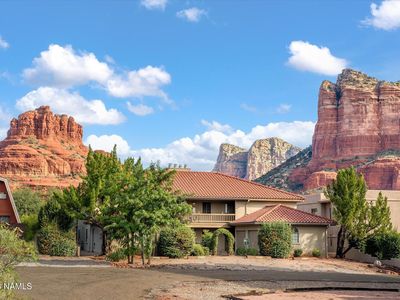 100 Canyon Circle Dr