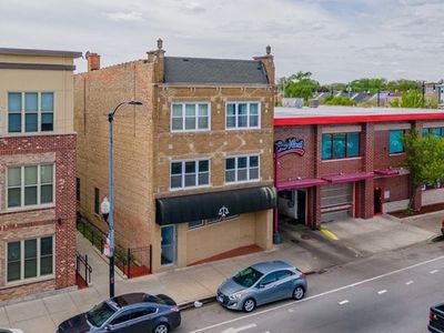 5543 W Diversey Ave