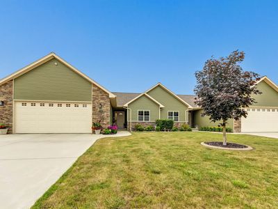 2206 Blue Stem Ln