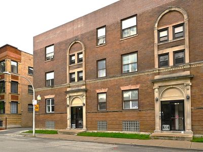 959 E 61st St #2