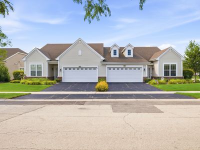 Property at 635 N Falls Cir, Hampshire, IL