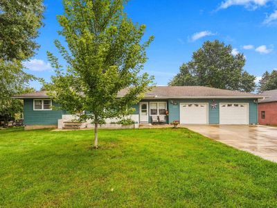 Property at 400 N Maple St, Sumner, IA