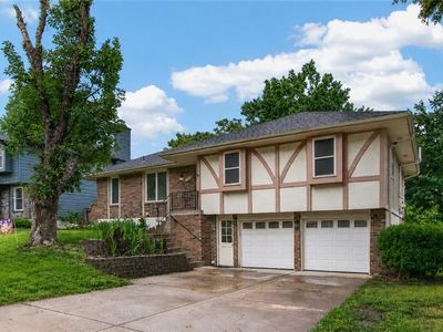 Property at 3523 NE Stanton St, Lees Summit, MO