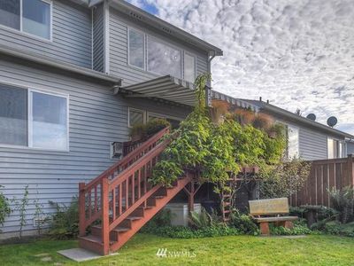 11601 Foothills Pl NW