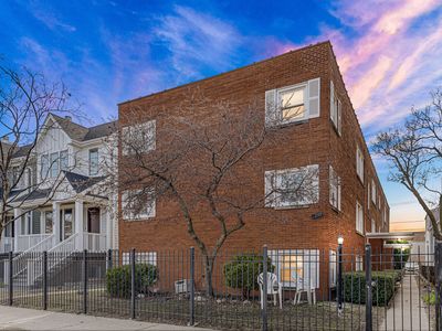 4730 N Hermitage Ave APT 2F