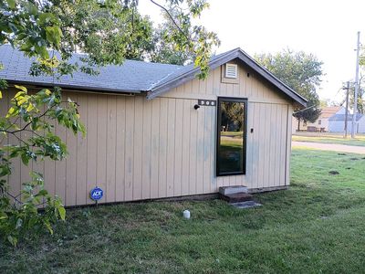 Property at 900 Grant St, Hutchinson, KS