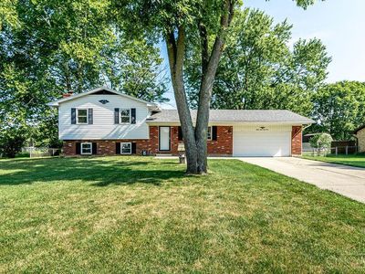 Property at 8831 Twincreek Dr, Franklin, OH