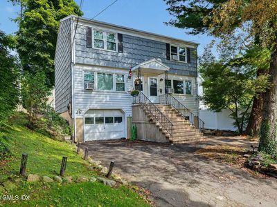 74 View St W