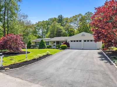 12 Burton Farm Dr