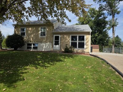 1325 102nd Ave W