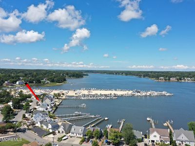 203 Riverside Drive N
