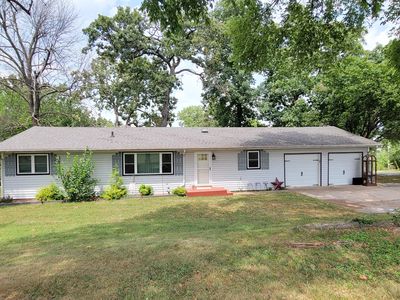 977 W Crestwood Drive