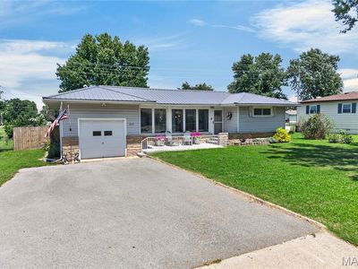 365 Fairfax Dr