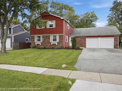 Property at 651 Woodhollow Ln, Buffalo Grove, IL