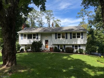 Property at 7 Valley View Rd, Chester, NJ