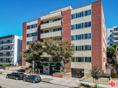 540 Kelton Ave APT 105