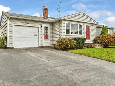 Property at 27 Bowman Dr, Warwick, RI