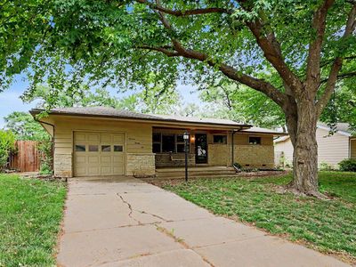 1322 N Lakeview Dr