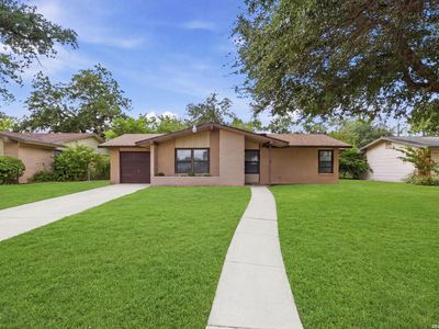 429 E WRIGHT BLVD
