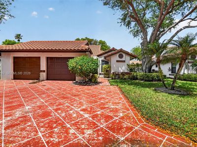 6141 Sunny Pointe Cir