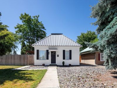 819 E Main St
