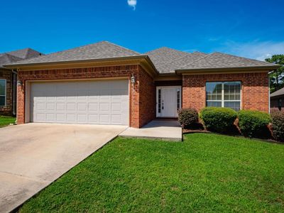 8 Village Way