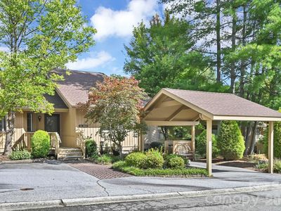 901 Red Oak Dr