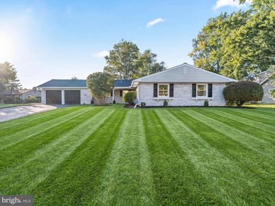 10 Thornhill Ln