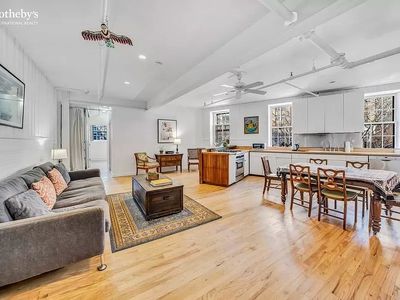 210 Spring St FLOOR 2