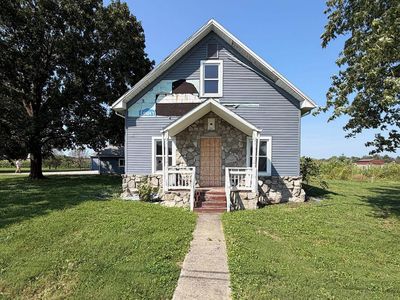 904 E Center Rd