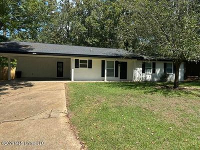 2482 Napoleon Ave