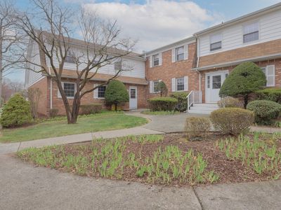 62 Parkside Dr