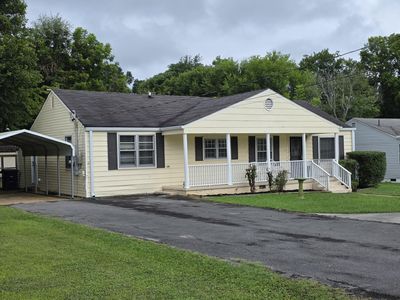 2011 Myrtle Ave