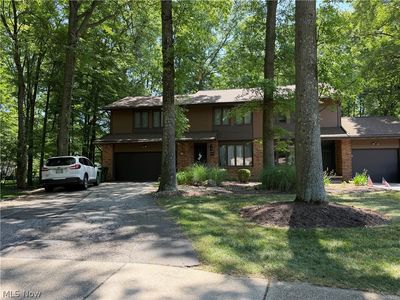 2174 Woodlawn Cir