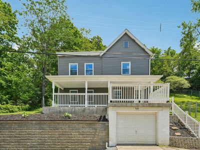 560 Mortimer Ave