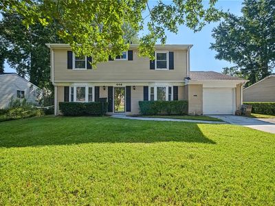 446 Dauphin Ln