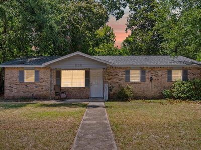 516 Woodlore Dr