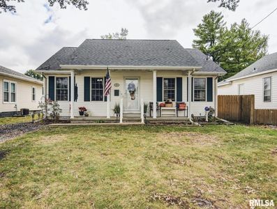 Property at 616 E Main Cross St, Taylorville, IL