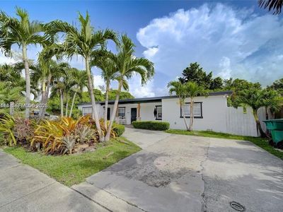 Property at 10215 SW 171st St, Miami, FL