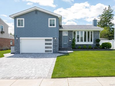10 Jeremy Avenue