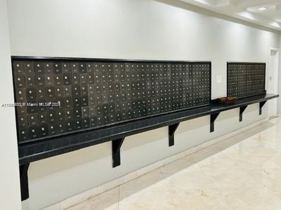 2780 NE 183rd St APT 810