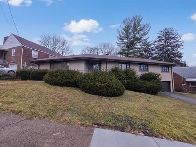 2911 Myer Blvd
