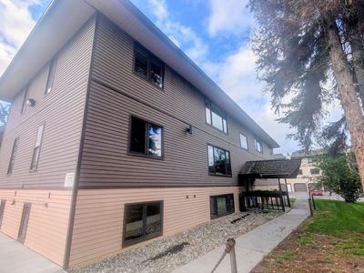 28 Glacier Ave APT 5