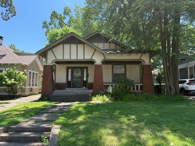 1547 Forest Ave