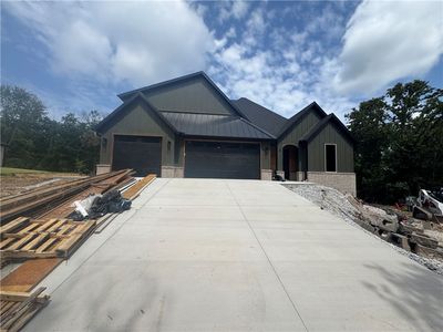 5 Nairn Ln